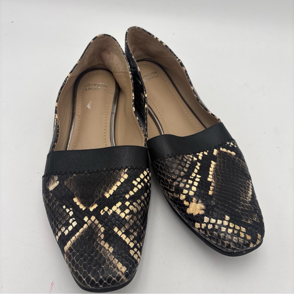 Johnston & Murphy Black and Cream Snakeskin Flats